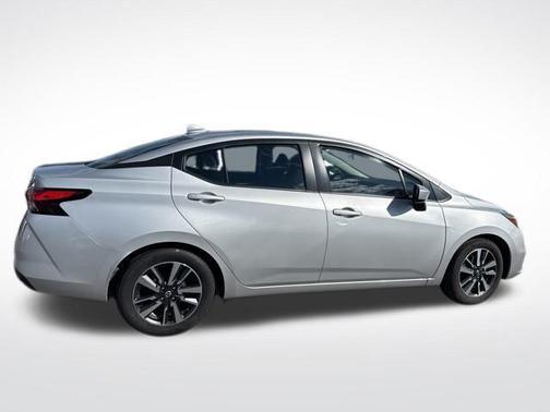 2022 Nissan Versa 1.6 SV