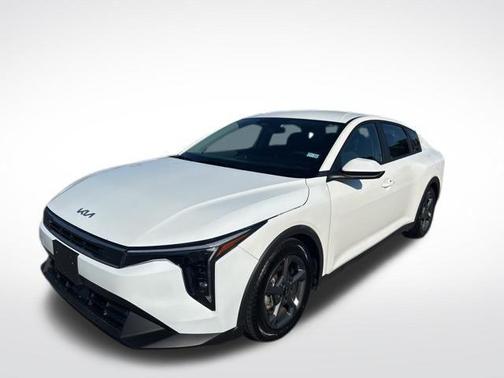 Snow White Pearl 2025 Kia K4