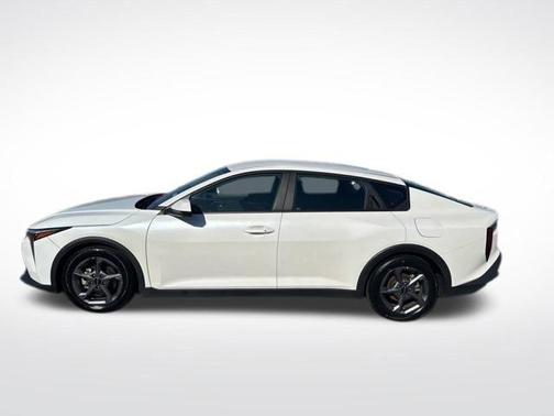 Snow White Pearl 2025 Kia K4
