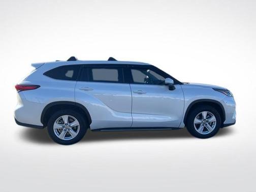 2022 Toyota Highlander L