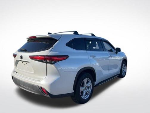 2022 Toyota Highlander L