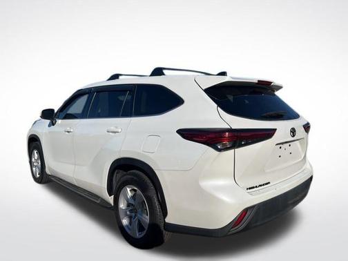 2022 Toyota Highlander L