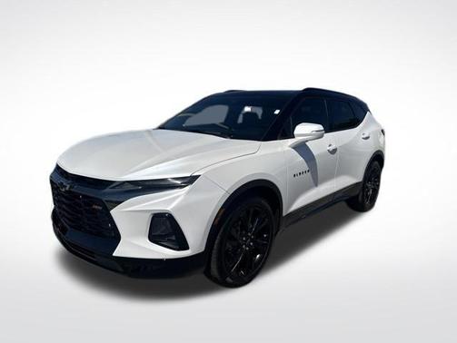 Iridescent Pearl Tricoat 2022 Chevrolet Blazer RS