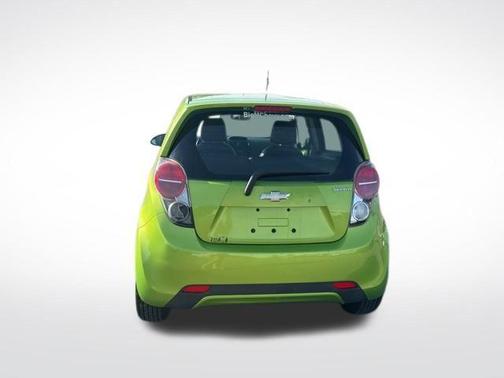 Lime 2015 Chevrolet Spark 1LT