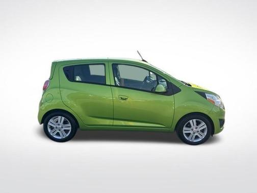 Lime 2015 Chevrolet Spark 1LT
