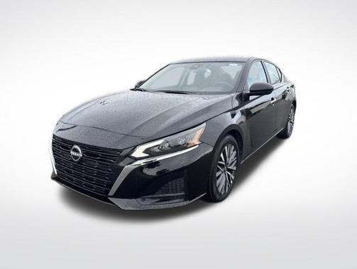 Black 2025 Nissan Altima SV