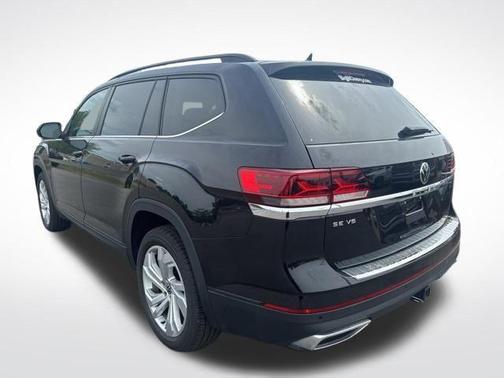 Deep Black Pearl Effect 2022 Volkswagen Atlas 3.6L SE w/Technology