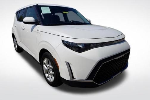 Snow White Pearl 2023 Kia Soul S