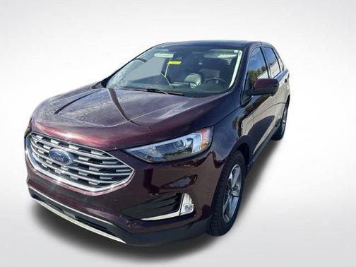 Burgundy 2022 Ford Edge SEL