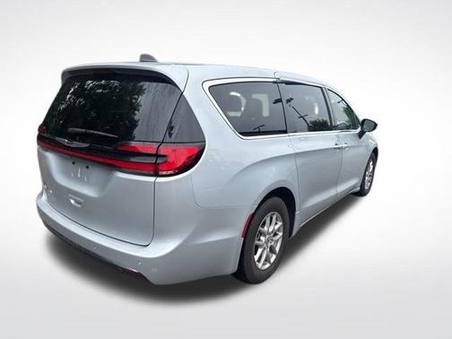 Silver Mist Clearcoat 2024 Chrysler Pacifica Touring-L