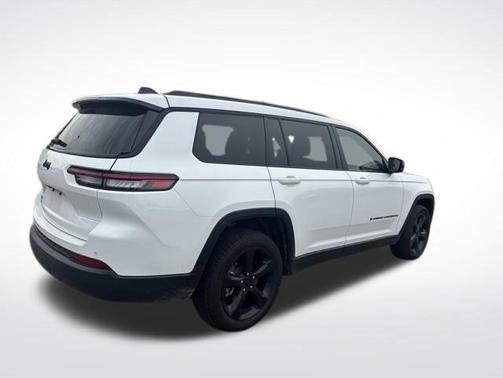 Bright White Clearcoat 2023 Jeep Grand Cherokee L Laredo