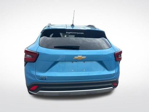 Marina Blue 2025 Chevrolet Trax LT