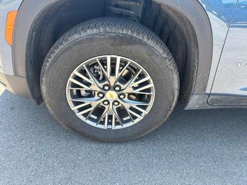 Lakeshore Blue Metallic 2025 Chevrolet Traverse LT