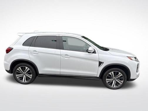 White Diamond 2023 Mitsubishi Outlander Sport 2.0 SE