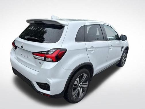White Diamond 2023 Mitsubishi Outlander Sport 2.0 SE
