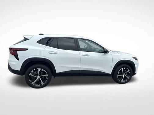 Summit White 2025 Chevrolet Trax 1RS