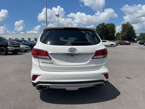2017 Hyundai SANTA FE SE