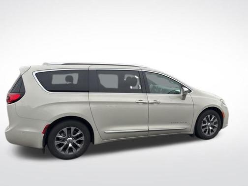 2021 Chrysler Pacifica Hybrid Pinnacle