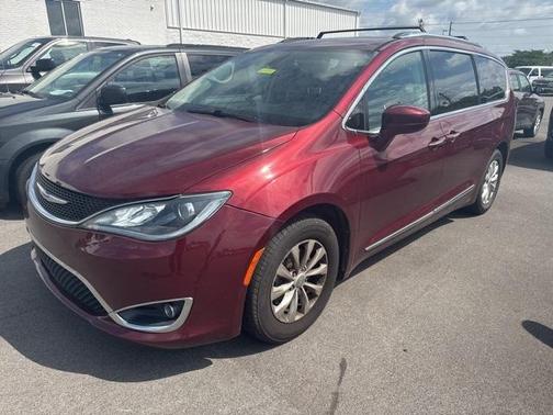 2018 Chrysler Pacifica Touring-L