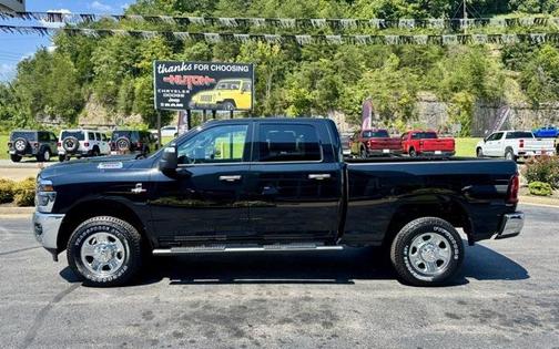 2025 RAM 2500 Tradesman Crew Cab 4x4 6'4' Box