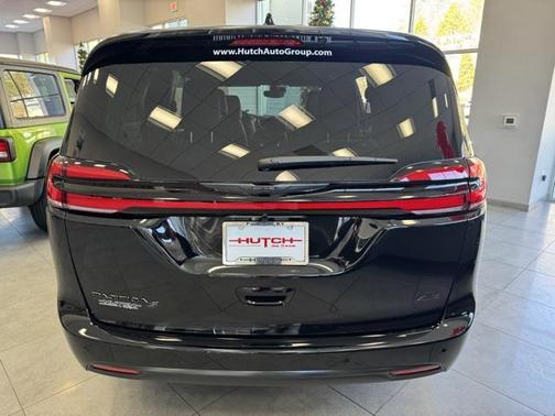 2026 Chrysler Pacifica L