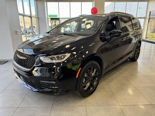 2026 Chrysler Pacifica L