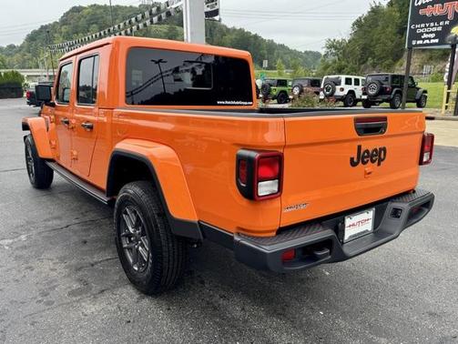 2025 Jeep Gladiator Sport S