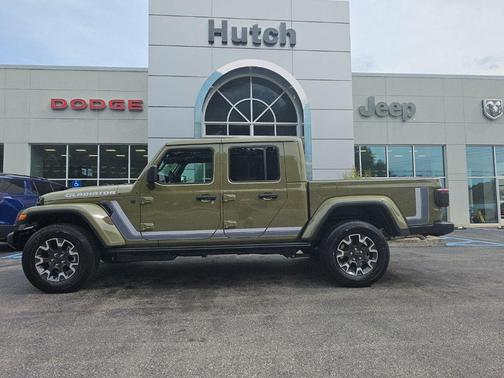 41 2026 Jeep Gladiator Sahara 4x4