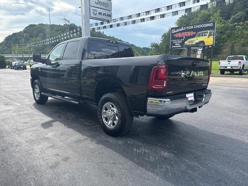 2025 RAM 2500 Tradesman Crew Cab 4x4 6'4' Box