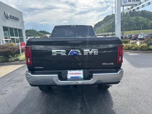 2025 RAM 2500 Tradesman Crew Cab 4x4 6'4' Box