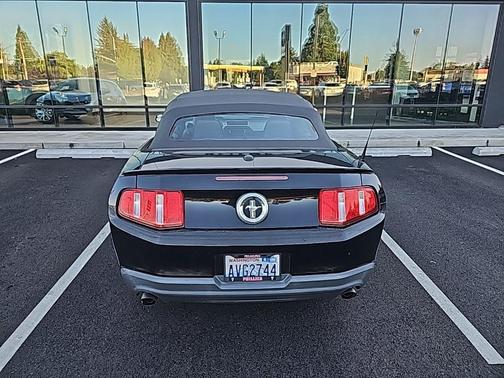 2011 Ford Mustang V6 Premium