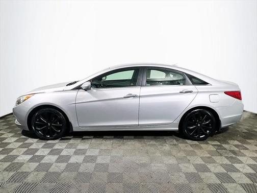 2011 Hyundai SONATA SE
