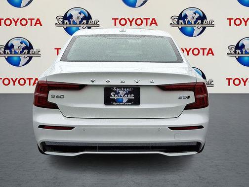 2025 Volvo S60 B5 Core