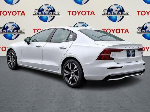 2025 Volvo S60 B5 Core