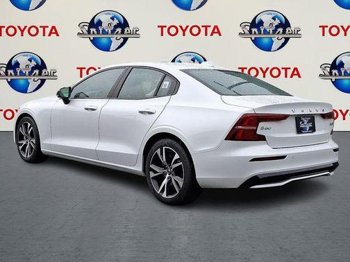 2025 Volvo S60 B5 Core