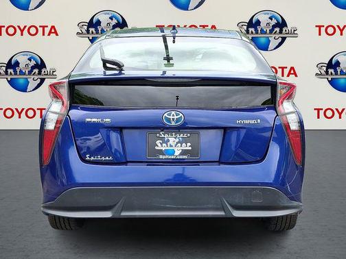 2017 Toyota Prius Four Touring