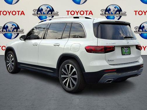 2023 Mercedes-Benz GLB 250 