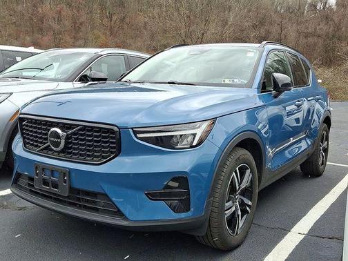 2024 Volvo XC40 B5 Core