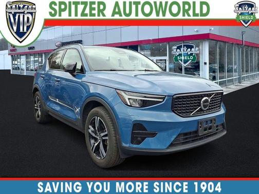 2024 Volvo XC40 B5 Core