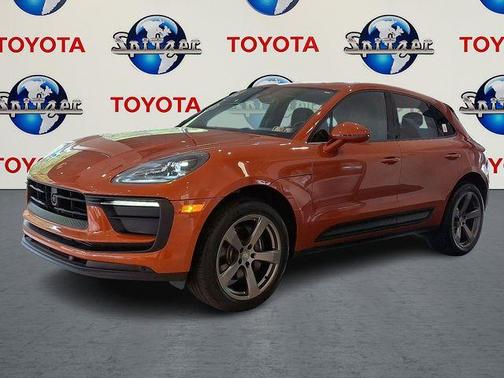 2024 Porsche Macan Base (PDK)