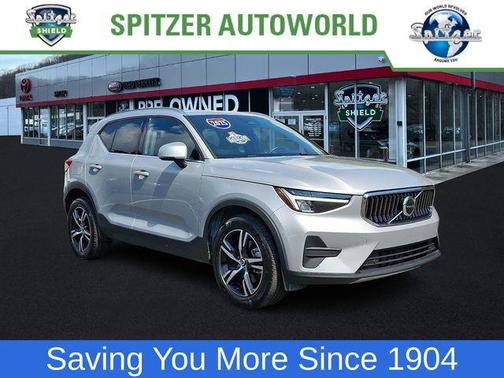 2025 Volvo XC40 B5 Core Bright Theme