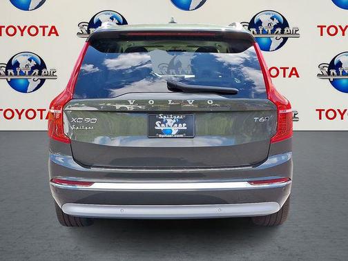 2022 Volvo XC90 T6 Inscription 7 Passenger