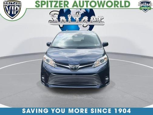 Parisian Night Pearl 2018 Toyota Sienna XLE