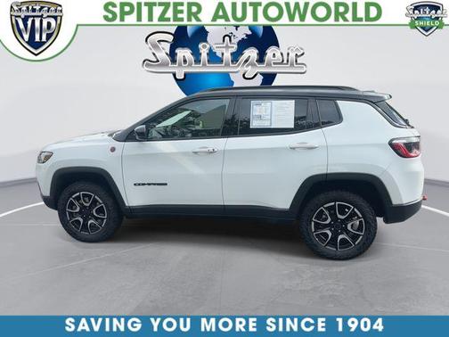 Bright White Clearcoat 2025 Jeep Compass Trailhawk