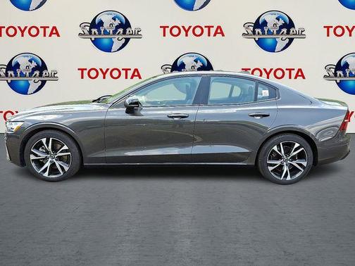 2024 Volvo S60 B5 Plus Dark Theme