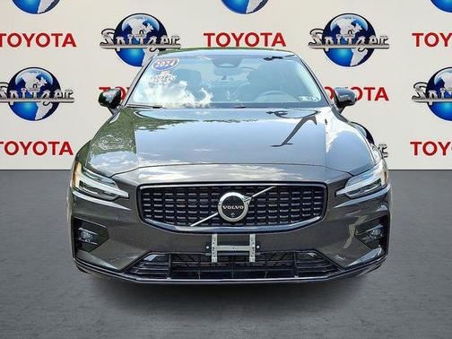 2024 Volvo S60 B5 Plus Dark Theme