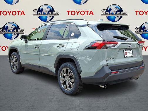 2022 Toyota RAV4 Hybrid XLE Premium