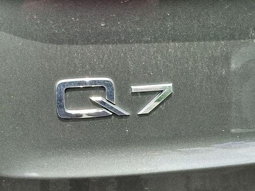 2021 Audi Q7 55 Premium Plus
