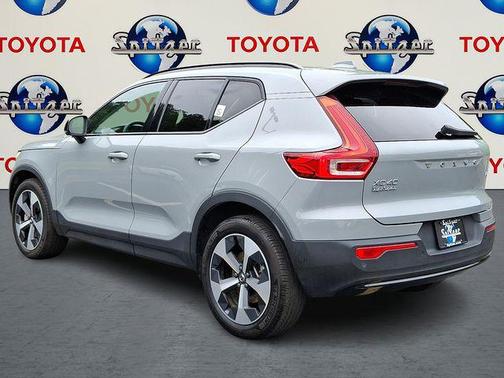 2024 Volvo XC40 B5 Core