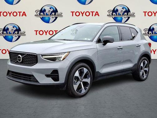 2024 Volvo XC40 B5 Core